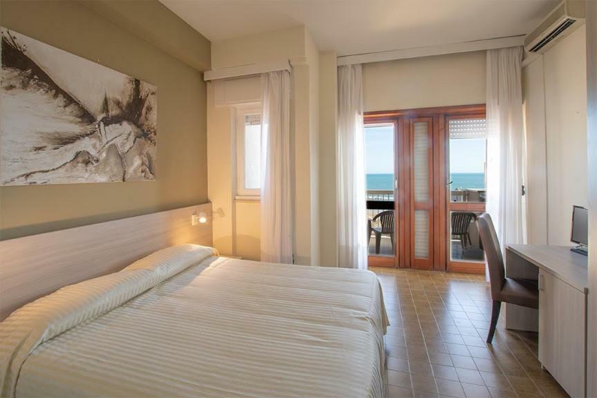 Hotel Scacciapensieri Nettuno Exteriér fotografie